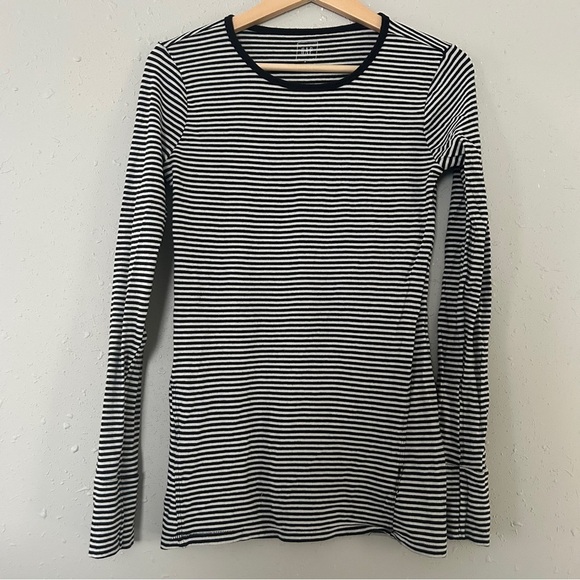 🦋 GAP Black & White Striped Long Sleeve Blouse Casual Comfy Small Soft 💖 - Picture 1 of 4